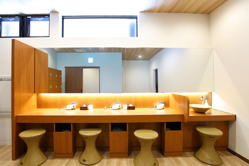 【不食宿】大浴场2023年8月翻新开业，宽敞的镭离子矿泉疗愈疲劳！