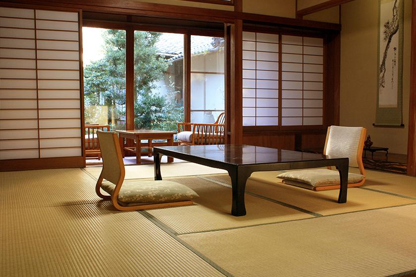 [Yusentei] or [Kobai-kaku] Japanese-style room with bath and toilet, 10 tatami mats