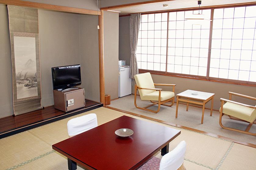 West building Japanese-style room 8 tatami mats