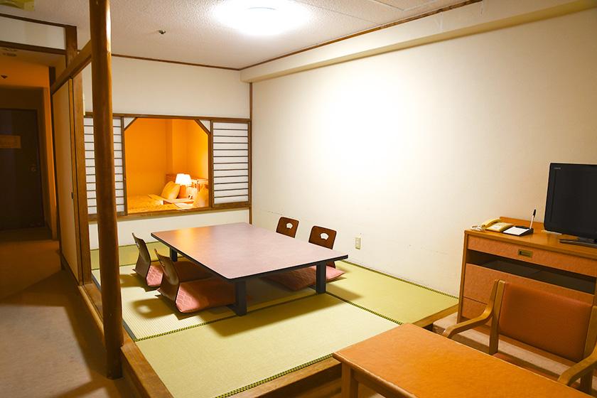 [Non-smoking] Japanese-Western room (with bath and toilet)