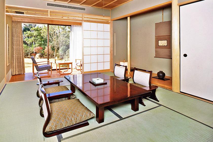 10 tatami Japanese-style room with bath and toilet (free Wi-Fi)