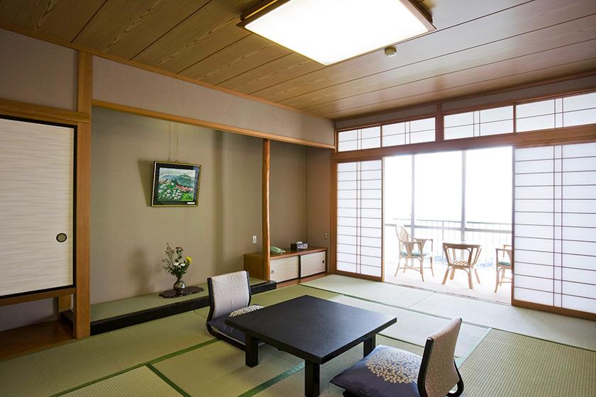 [Japanese-style room] 12 tatami mats (with bath/non-smoking)