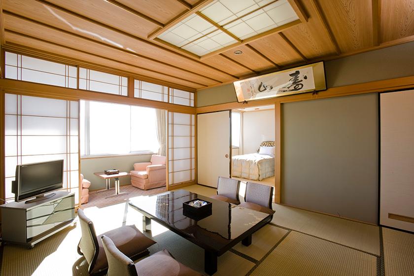 [Special room] 10 tatami mats + twin (with bath/smoking)