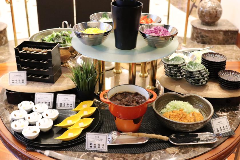 <50 items or more> A rich variety of buffets at the hotel / Breakfast included
