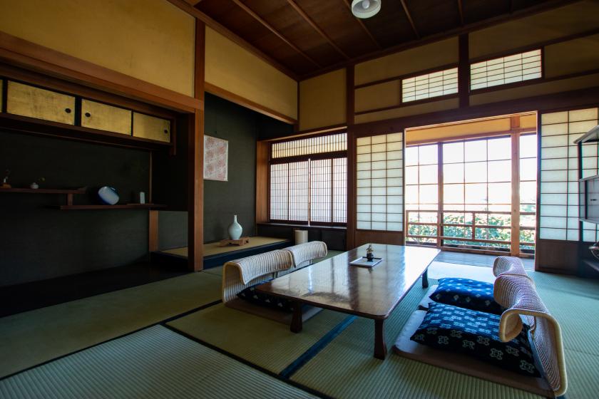[MITI Room 401] Ozu Castle View Cultural Property Suite