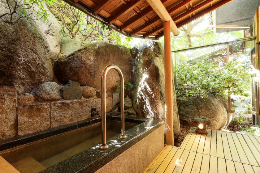 Guest room with hot spring open-air bath
