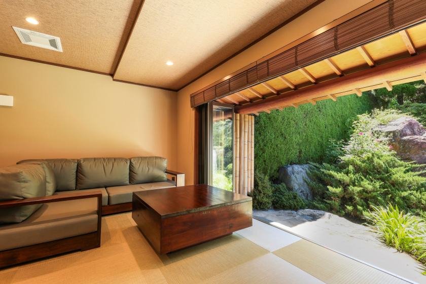 [Official website only] Luxurious time spent in a special room ~Guest room with semi-open-air hot spring bath, villa The ONE~