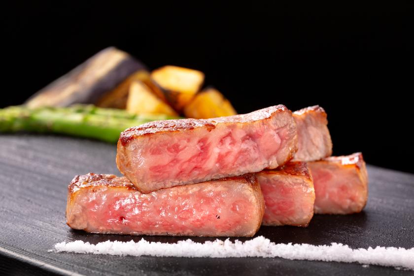 [Auspicious Support Discount] Free Kuroge Wagyu beef steak♪ Includes a gift worth 4,500 yen All-inclusive hot spring trip