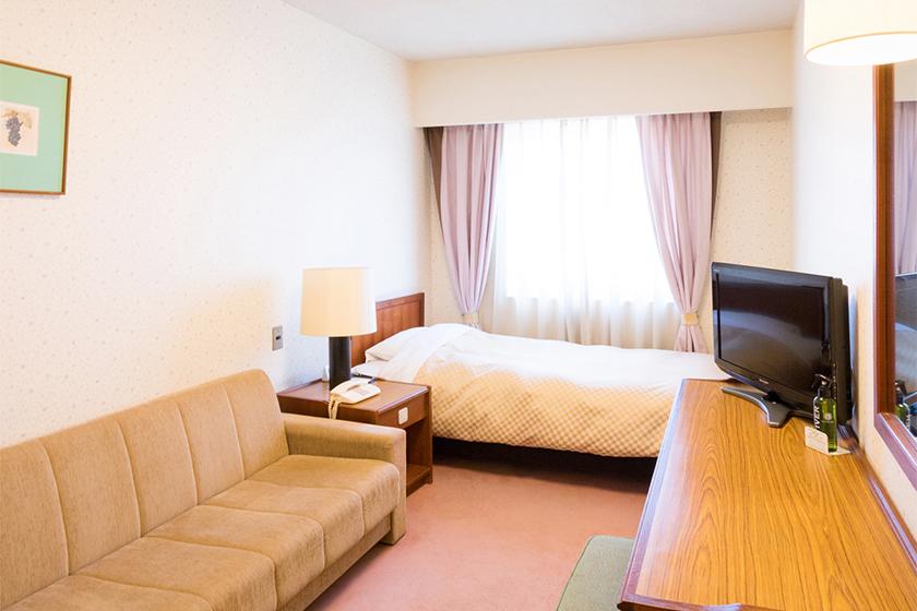 ■Smoking allowed Single room with sofa (14 square meters)