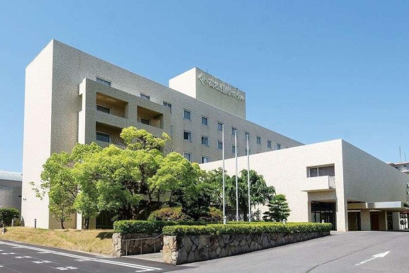 [Early bird discount 60] Main building renovation in 2019! ～Takamatsu State Guest House～A city hotel with a large flat parking lot! 【With breakfast】