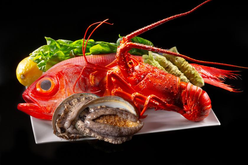 <April/May only> A free bowl of snow crab for two people ☆ A superb dinner with an upgraded special course where you can enjoy Ise lobster, abalone, and wagyu beef.
