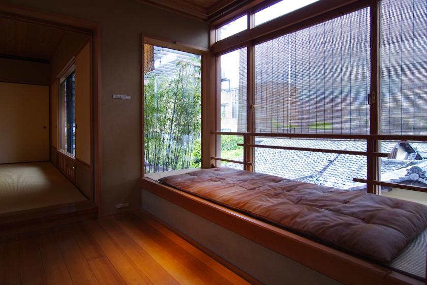 New Wing  Room 61 - Built 2006 – Natural light flowing in from the courtyard and openings in the alcove (3rd Floor/59㎡)