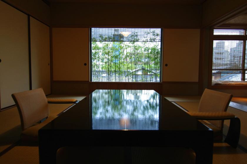 【新館61号室】～平成のお部屋～　新しさの中に伝統が息づくお部屋（本間10帖＋板の間）