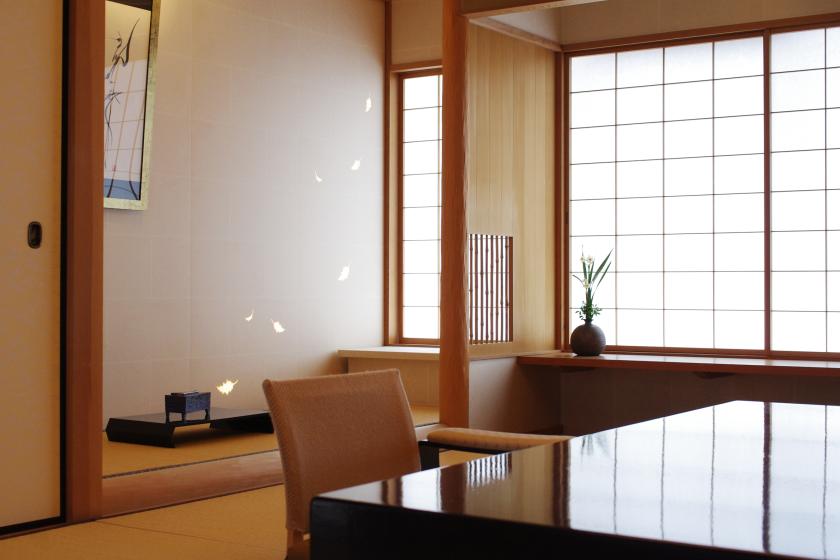 New Wing  Room 62 - Built 2006 – Natural light flowing in from the courtyard and openings in the alcove (3rd Floor/59㎡)