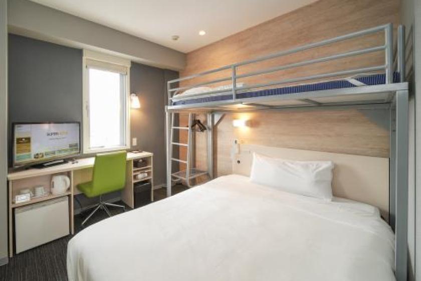 【Smoking】Room with 1 Double Bed with Loft Bed