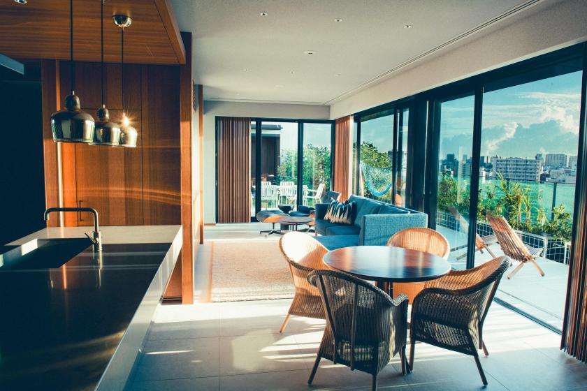Penthouse suite (top floor, lounge access, free minibar)