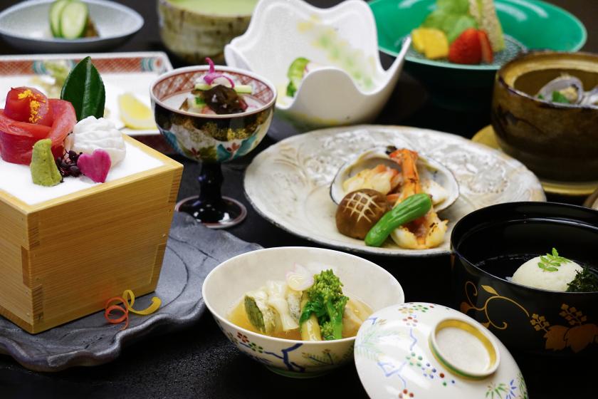 【夕朝食付】夜懐石/旬の食材を中心とした月替わりの夜懐石「日本料理 対い鶴」