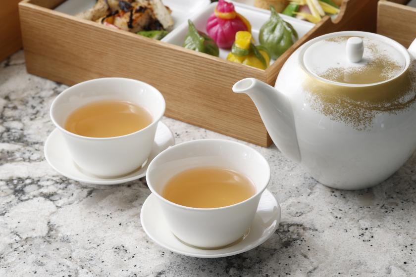 在您的客房内享受中式特色客房用餐“现代中国风”x 中国茶搭配日间使用方案 8