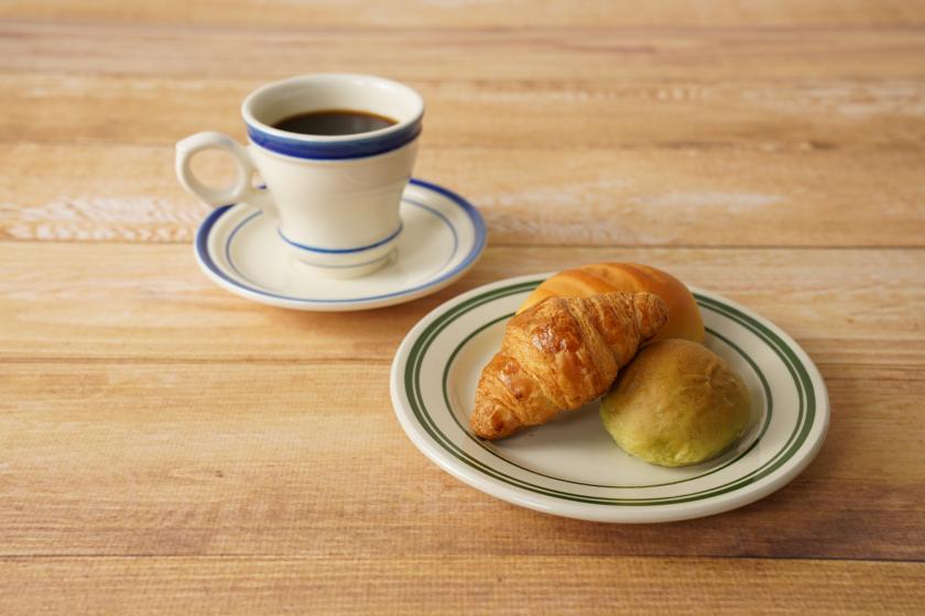 [Shinshindo] Accommodation with an assortment of 6 popular mini breads from a long-established bakery in Kyoto. Enjoy freshly toasted food in the toaster in the Machiya Lounge! (with bread)