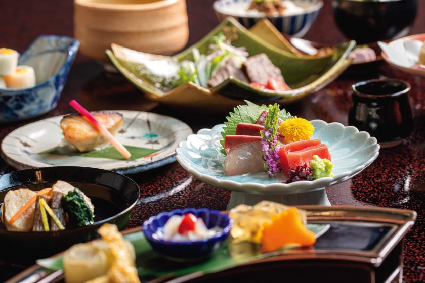 [Enjoy meals in the hotel] Kaiseki cuisine at a Japanese restaurant ★ 2-meal plan for breakfast and dinner