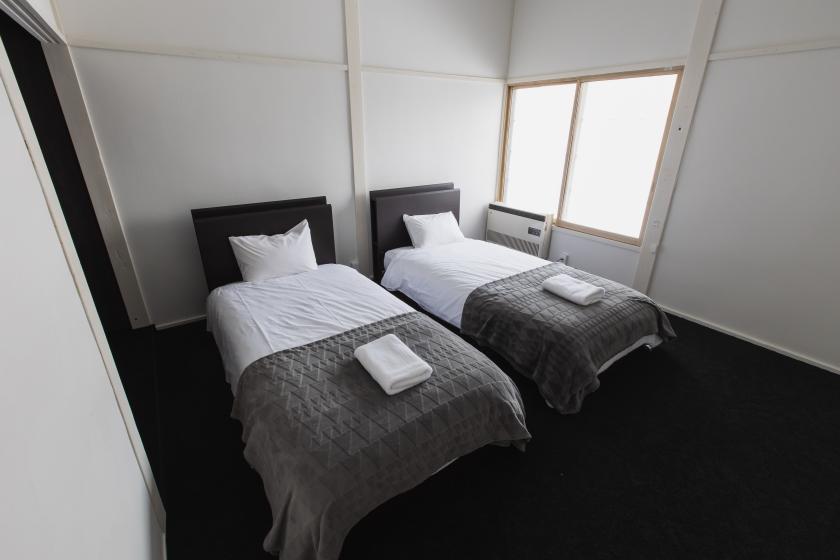 [Directly connected to the slopes / Annex] Twin + 1 futon room (shared toilet / shower) * Additional futon / maximum 3 people
