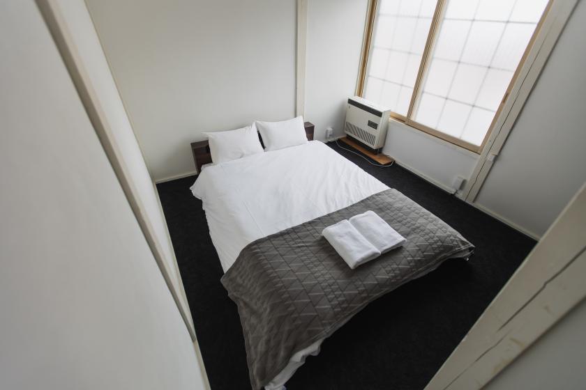 [Directly connected to the slopes / Annex] Double room (shared toilet / shower)