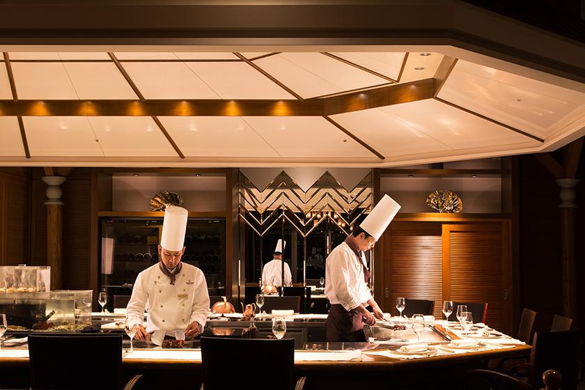 [Special dinner with a delicious mouthwatering meal] Enjoy a conversation with the chef as you watch the Teppanyaki dinner "Southern Cross" prepared right before your eyes <2 meals included>