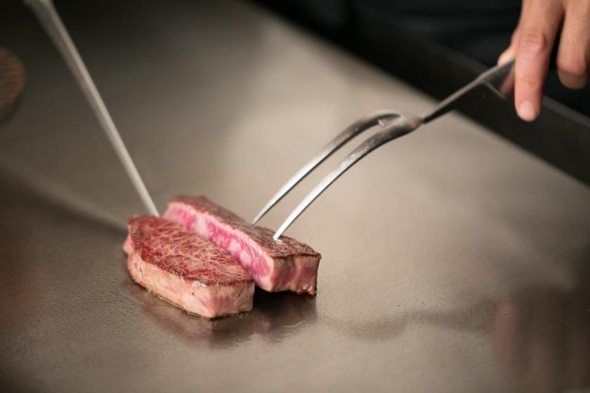 [KOBE BEEF Steak Course｜Dinner and Breakfast Included] Top Floor Steakhouse Medium Rare/Teppanyaki restaurant where 10 dishes are grilled in front of you (in at 15:00/out at 13:00)