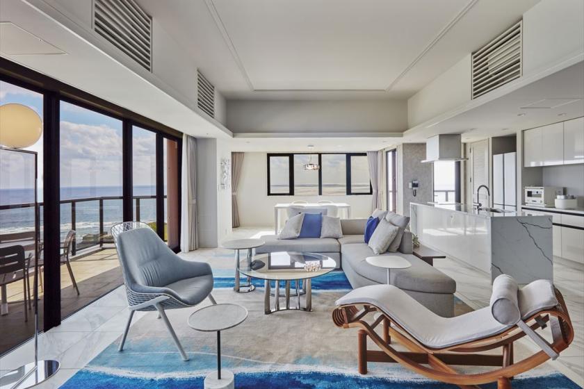 Premier Deluxe Corner Suite 2 bedrooms (148 square meters/with terrace/6th-10th floors) <Ocean view>