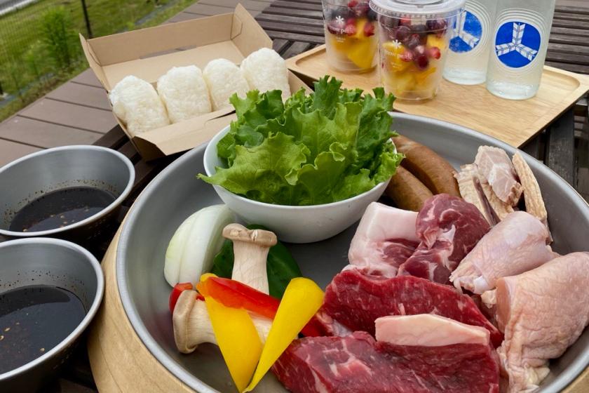 「JYUBAKO」标准1晚2餐方案 / 晚餐：露台烧烤套餐（北海道产溪牛、国产猪肉、北海道鸡肉、烤蔬菜、米饭） / 早餐：热三明治