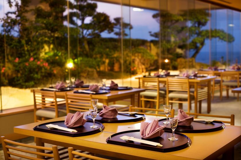 [◆Recommended for special occasions◆] Invitation to one specialty dinner at Four Seasons or Aya at Renaissance Resort Okinawa <2 nights and up> *Reservation required