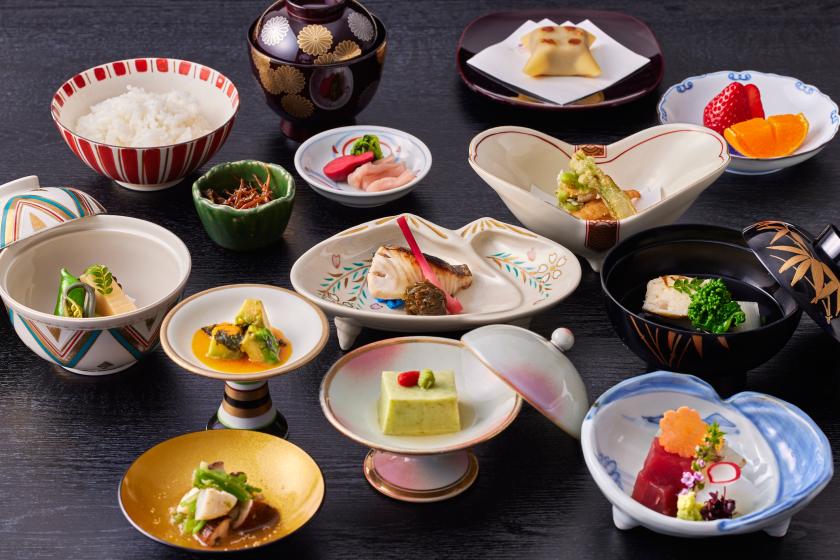 房间类型 Omakase 计划/在旧皇家别墅 Kikukaso 的晚餐（日本料理）