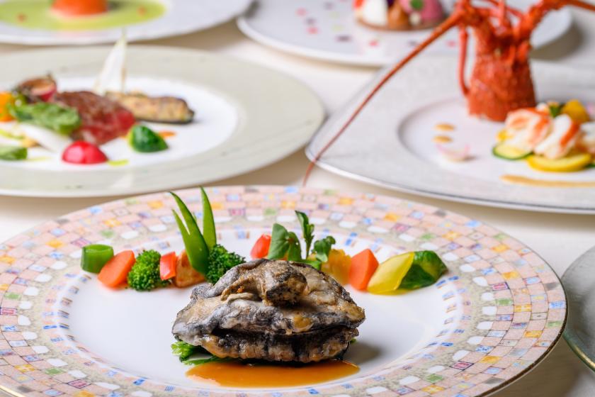 【开业60周年纪念特别企划】三重三大口味的特别法式套餐：伊势龙虾、鲍鱼、和牛
