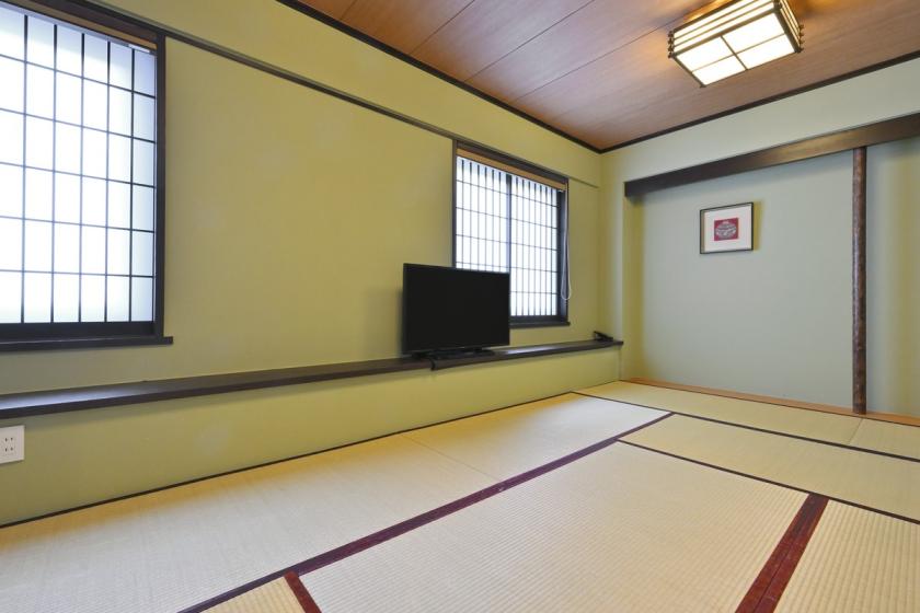 [Non-smoking] Japanese-style room (33.9 square meters)