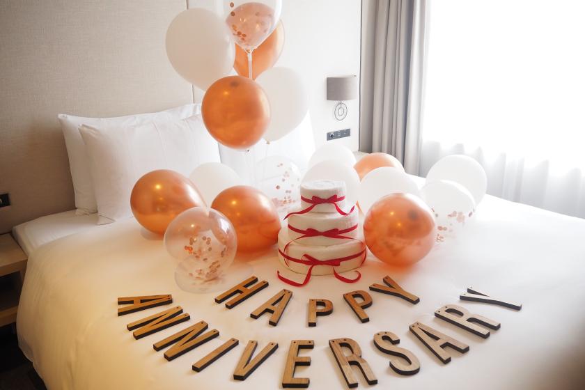 Anniversary celebrated in the decoration room ♪ Room decoration & half bottle of champagne & 12pm out/choice of main + semi-buffet breakfast included