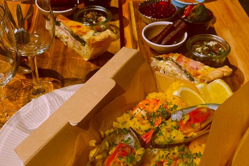 [Dog-friendly accommodation] Plan with meals delivered to your villa and a relaxing dinner and breakfast by the early summer sea [Selection dinner and breakfast box]