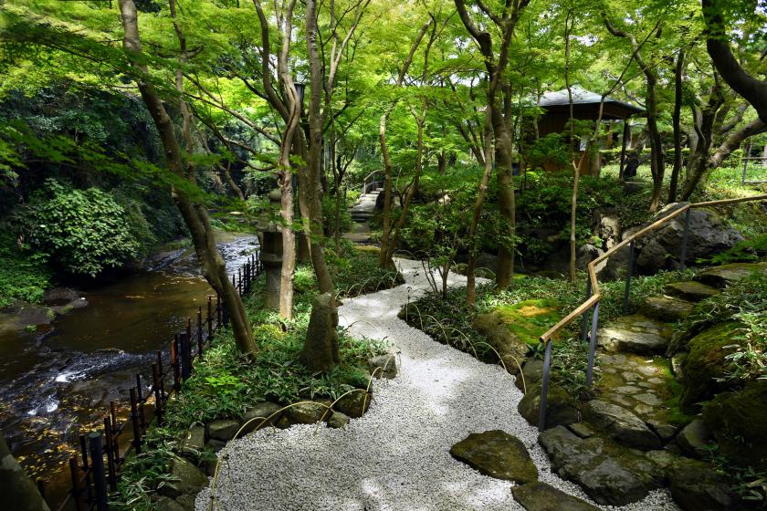 [Ichijo Ekan Sanso admission ticket] Kamakura time for adults to enjoy a stroll through the gardens and a flower water fountain [Free breakfast]
