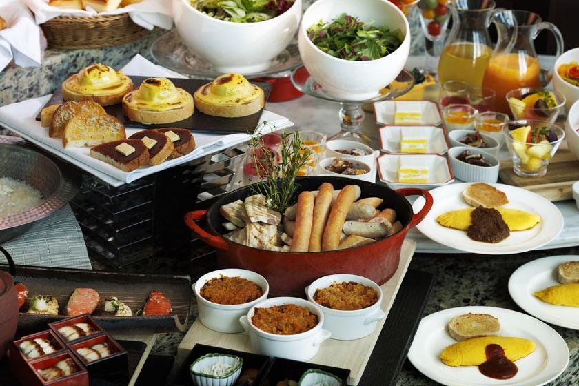 [JR Hotel Members Privilege] Includes a breakfast buffet with more than 100 items that are particular about materials and production areas