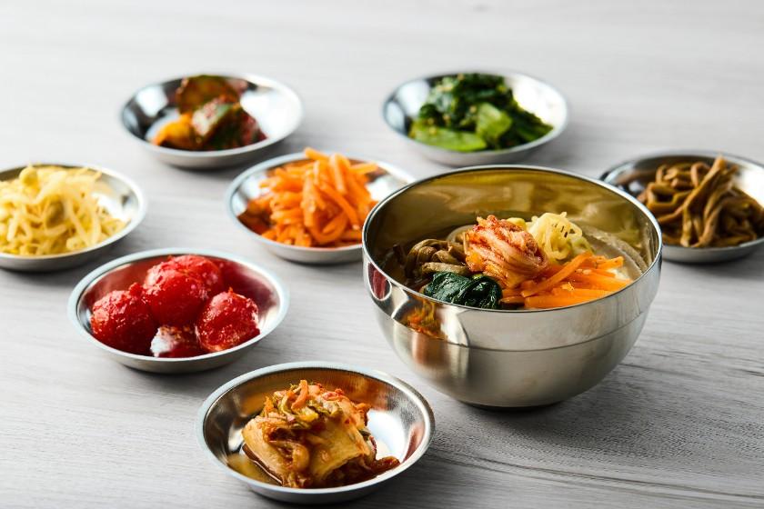 [含晚餐和早餐的方案] 3人以上的美好少女之旅♪ 在韩国美食展上享受夏天！ -包含1晚2餐-