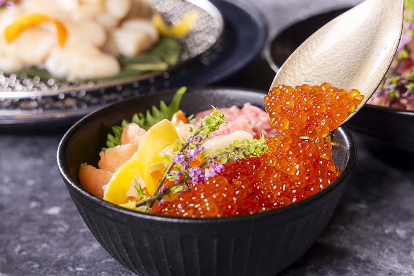 【朝食付】海鮮丼は「いくらかけ放題！」北海道グルメを、種類豊富にいいとこ取り♪／札幌駅徒歩1分