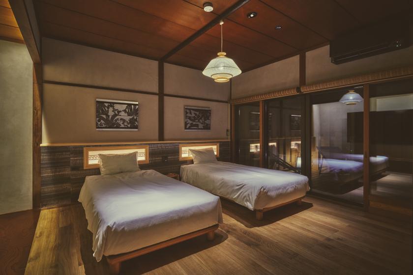 [ICHIRO] A nostalgic room with a private wooden deck. Spaj with unit bath