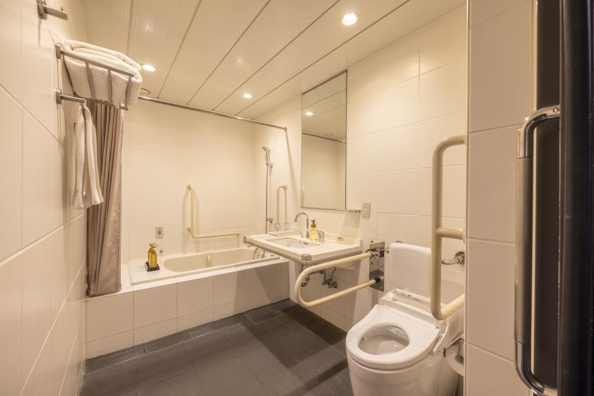 [Non-smoking] Universal Twin: 27 square meters / wheelchair accessible unit bath
