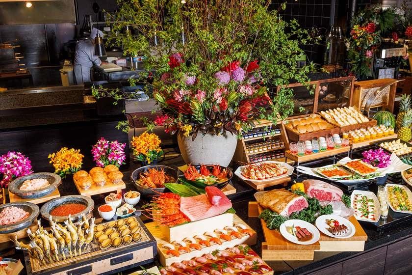 [Summer 2024/Dinner buffet second half] ~ A relaxing and elegant time in the summer ~ Dinner and breakfast are premium buffets and have wonderful summer memories in a guest room with a hot spring open-air bath ♪