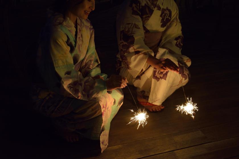 Choose your yukata and enjoy fireworks (room rate only)