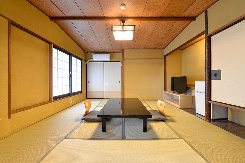 【禁煙】エコノミー和室8畳内風呂あり(本館 眺望なし)