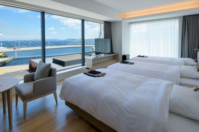 [Tourist Room] Triple bed / with view bath / 39 square meters / Non-smoking