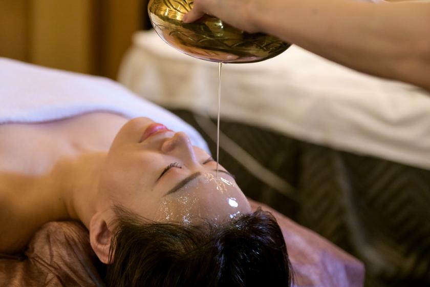 A blissful spa plan from Sri Lanka that includes Ayurvedic oil massage and Shirodhara brain massage /