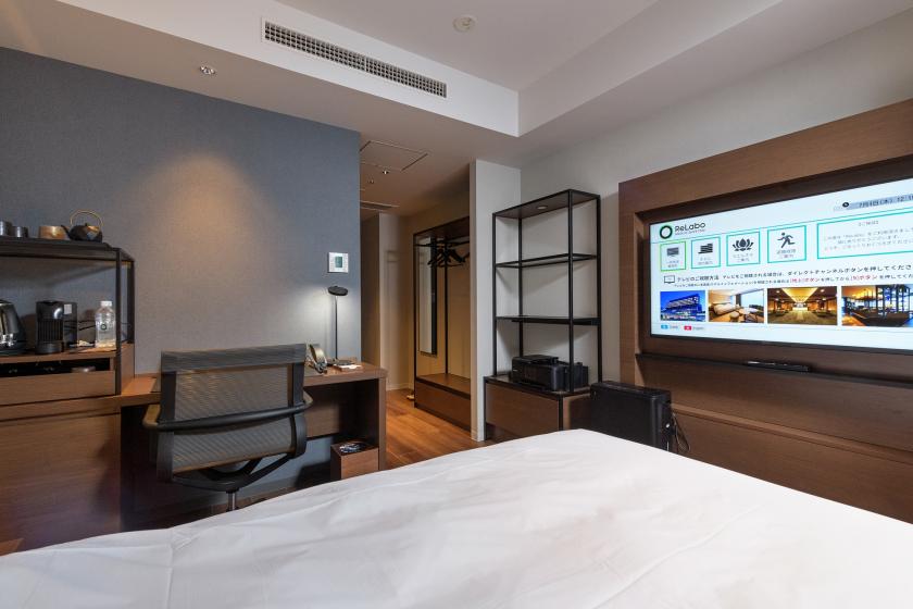 [Creative Room] Double bed / Unit shower / 20 square meters / Non-smoking
