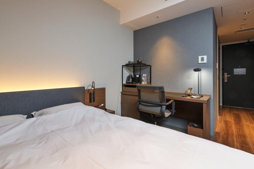 [Creative Room] Double bed / Unit shower / 20 square meters / Non-smoking