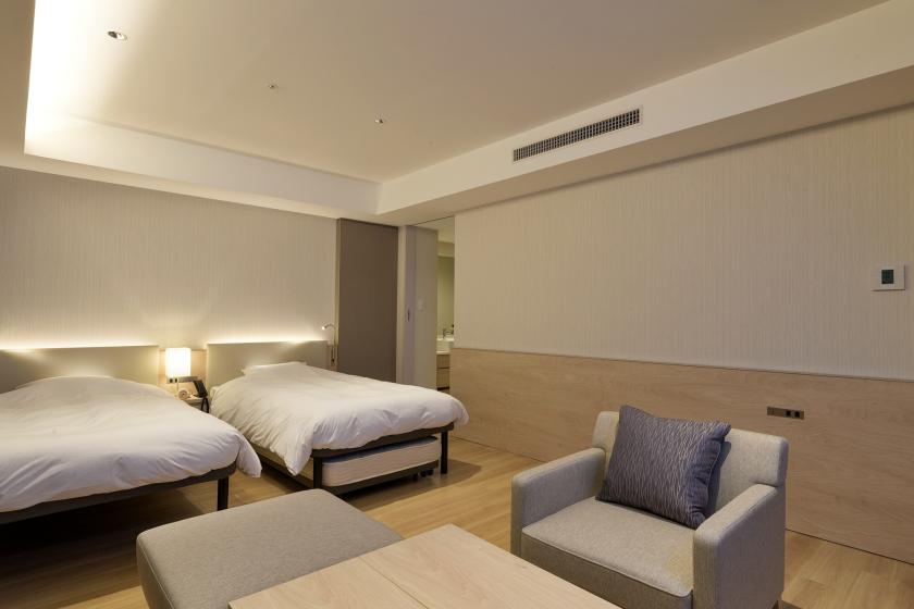 [Tourist Room] Twin bed + extra bed / 3 people / Unit bath included / 38 square meters / Non-smoking